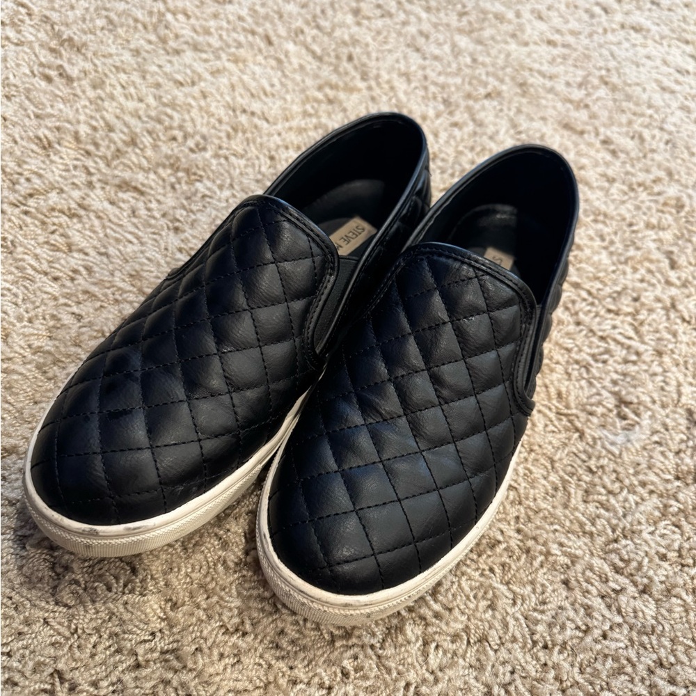 Steve Madden Faux Leather Flats